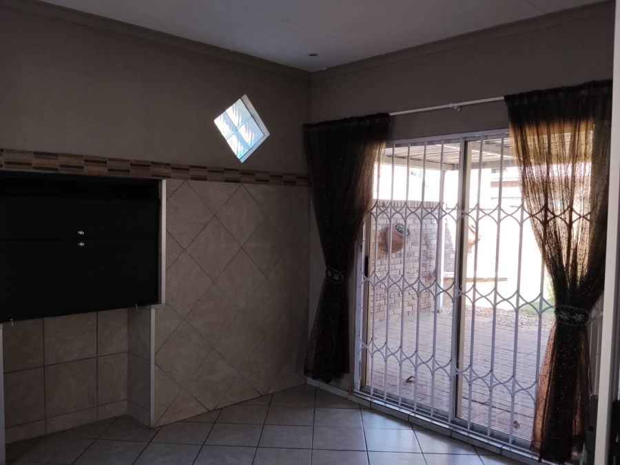 3 Bedroom Property for Sale in Waterval East North West
